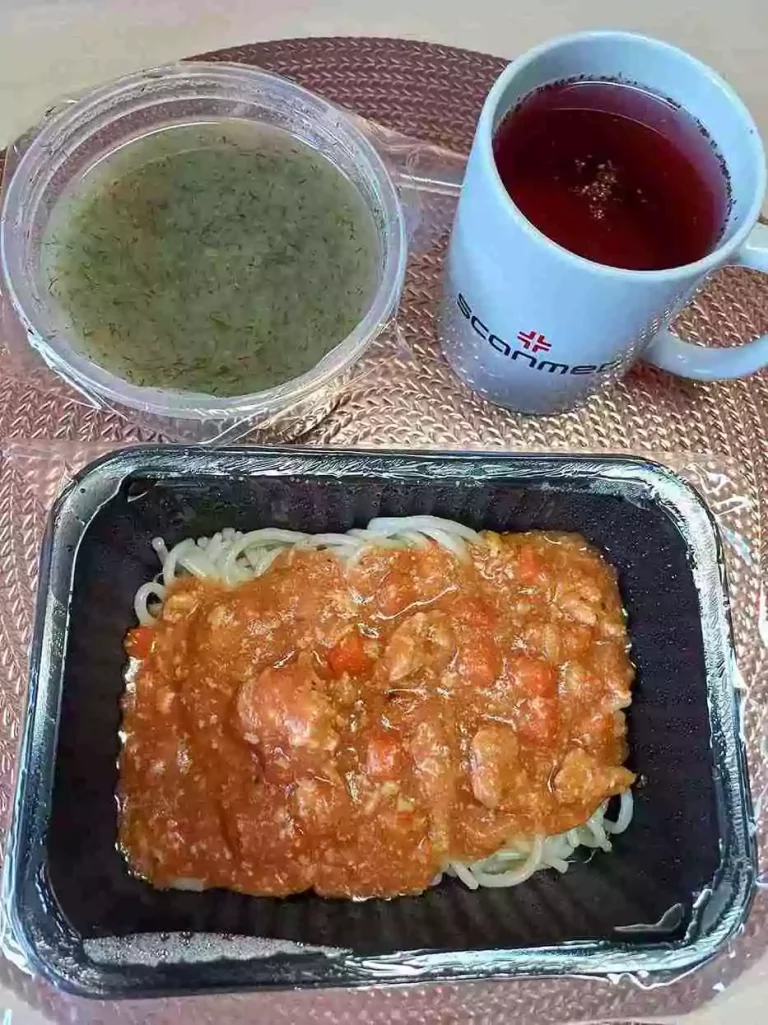 Obiad: dieta lekkostrawna 

- zupa koperkowa
- spaghetti z mięsem w sosie pomidorowym
- kompot
A: 1,3,7
