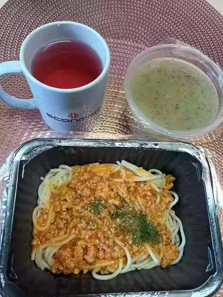 Obiad: dieta lekkostrawna 

- zupa koperkowa
- spaghetti z mięsem w sosie pomidorowym
- kompot
A: 1,3,7
