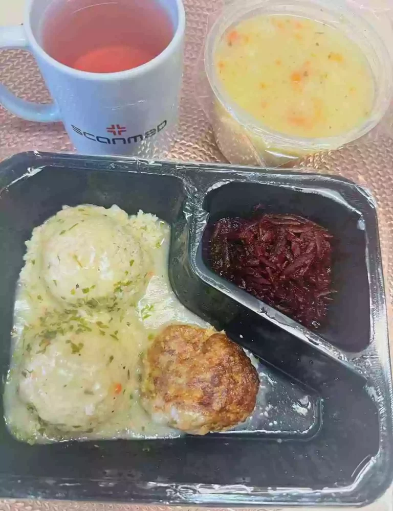 Obiad: dieta podstawowa

- zupa kalafiorowa
- pulpet wieprzowy
- kasza jęczmienna
- buraczki tarte
- kompot
A :1
