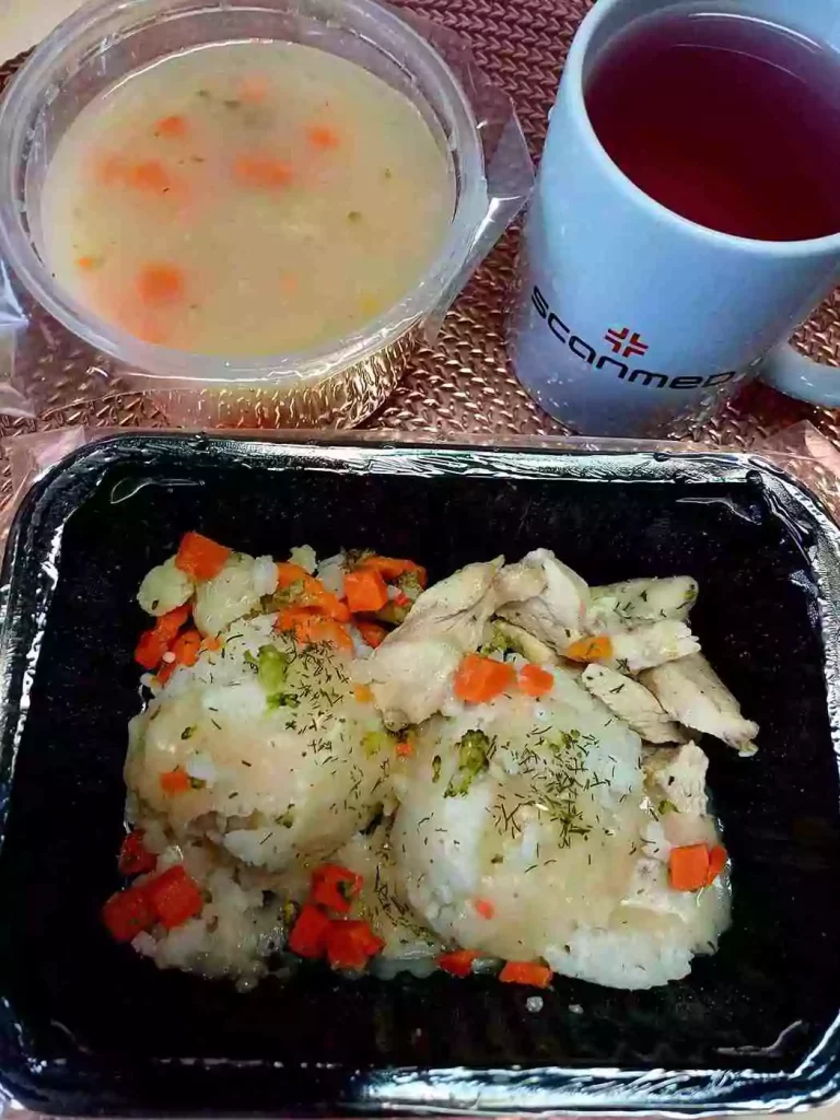 Obiad: dieta podstawowa

- zupa brukselkowa
- potrawka z kurczaka z ryżem i warzywami gotowanymi
- kompot
A: 1,9
