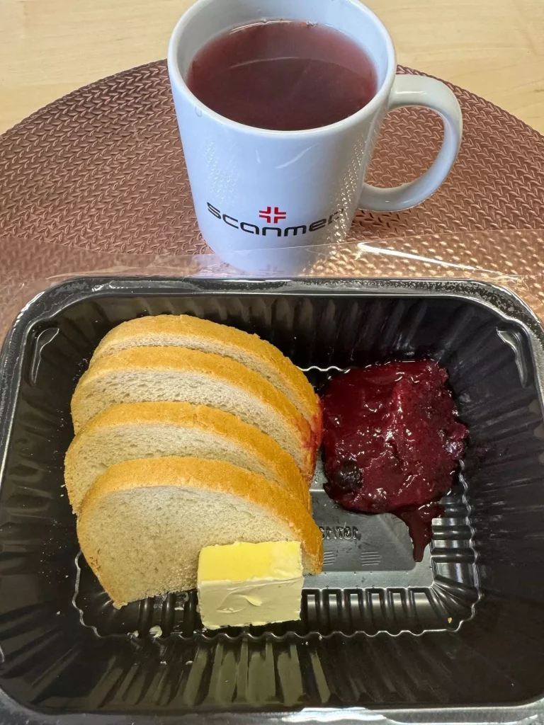 Śniadanie: dieta łatwostrawna
- chleb pszenny
- masło extra
- dżem
- herbata czarna
A: 1,3,7
