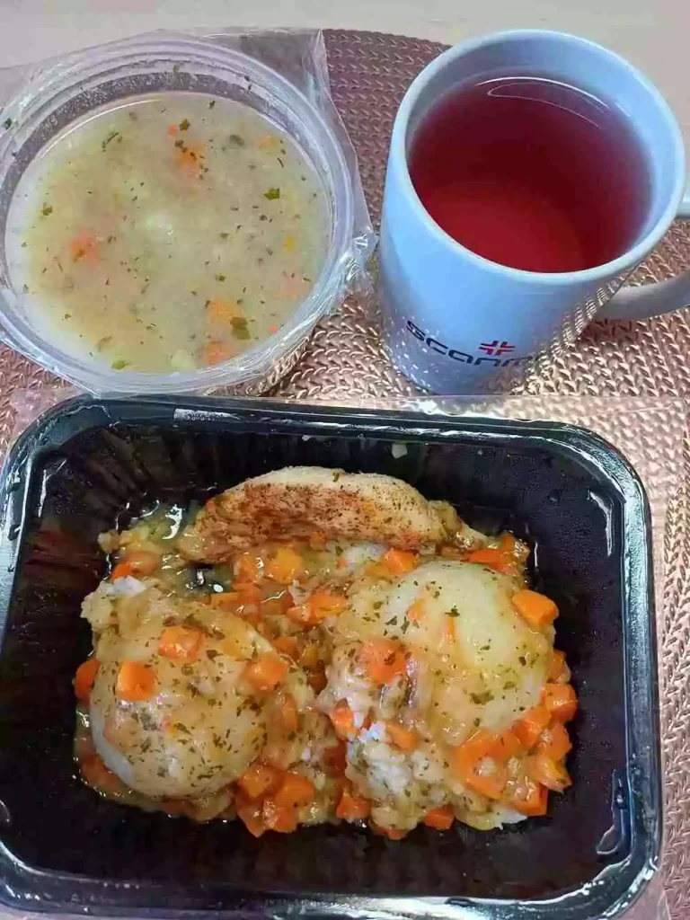 Obiad: dieta podstawowa

- zupa kalafiorowa
- potrawka z ryżem, kurczakiem i warzywami
- kompot
A: 1,7,9
