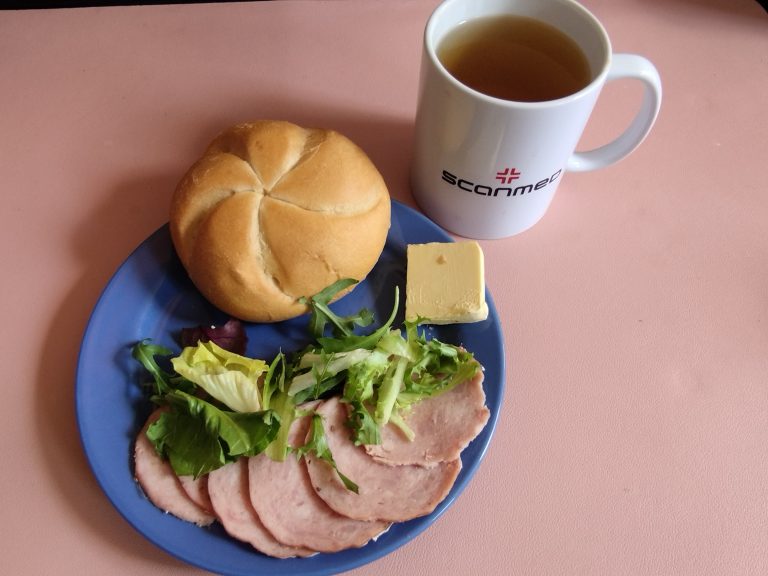 Śniadanie: dieta łatwostrawna

kajzerka 60g, margaryna miękka 10g, wędlina 60g, mix sałat, herbata
A: 1,7
