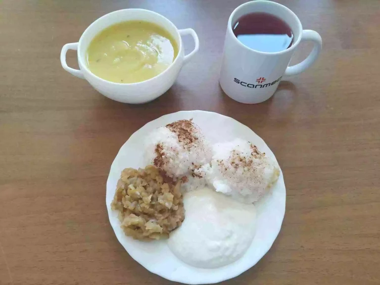 Obiad: dieta o kontrolowanej zawartości kwasów tłuszczowych

zupa krem z dyni 450ml, makaron pełnoziarnisty z białym serem, jabłkiem i cynamonem, woda z sokiem owocowym
A: 1,7
