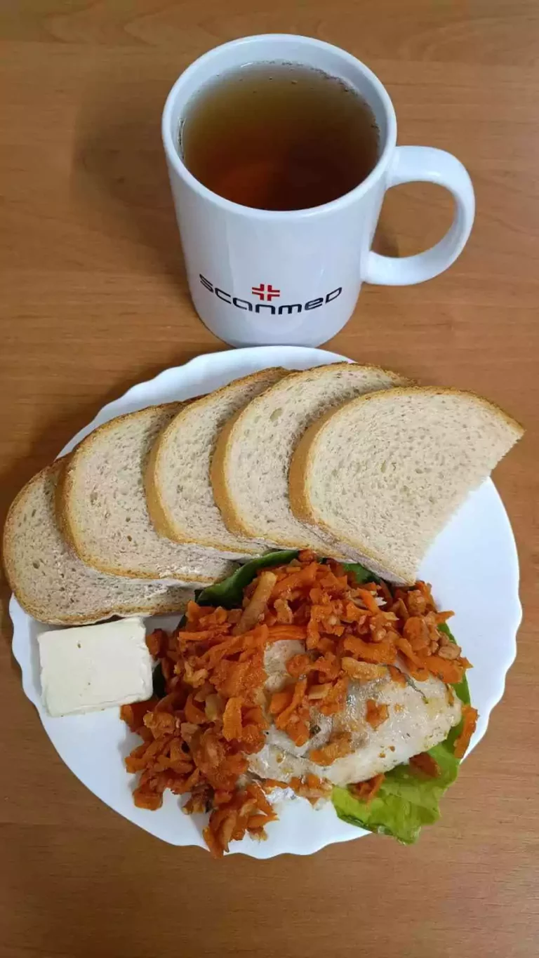 Śniadanie: dieta łatwostrawna

Chleb pszenny 70g, margaryna miękka 10g, ryba po grecku z warzywami 70g, sałata masłowa, herbata czarna
A: 1,4,7
