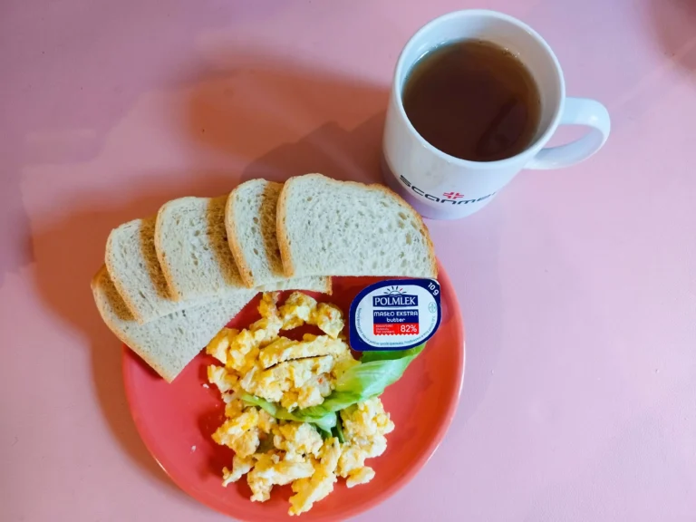 śniadanie dieta łatwostrawna: chleb pszenny 70g, masło 10g, jajecznica na wodzie 120g, sałata, herbata czarna
A: 1,3,7 śniadanie dieta łatwostrawna: chleb pszenny 70g, masło 10g, jajecznica na wodzie 120g, sałata, herbata czarna
A: 1,3,7