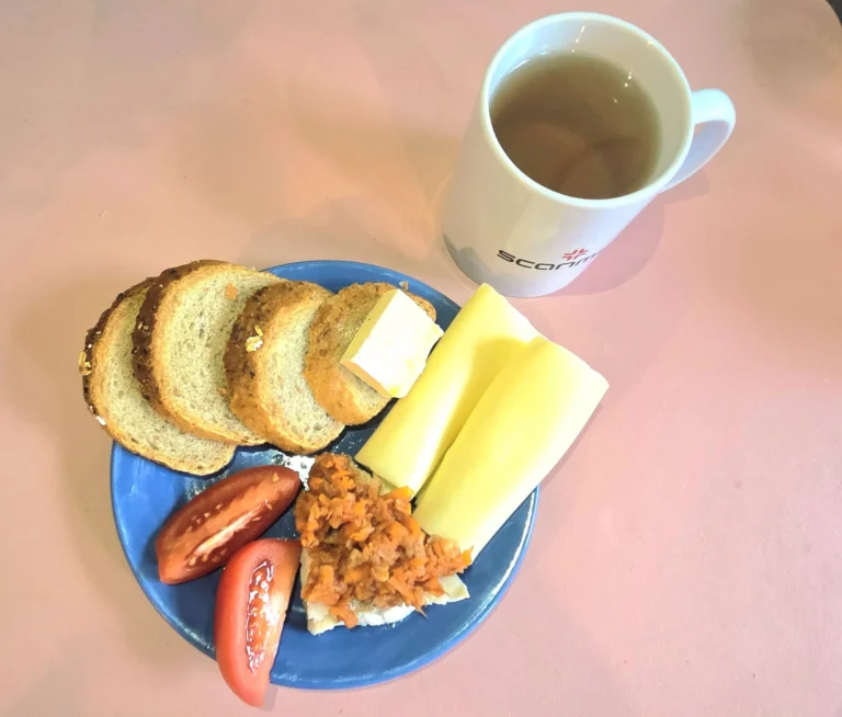 śniadanie dieta z ograniczeniem łatwo przyswajalnych węglowodanów: chleb mieszany z płatkami owsianymi 70g, margaryna miękka 10g, ser żółty gouda 40g, ryba po grecku 100g, pomidor 60g, herbata czarna
A: 1,4,7,9 śniadanie dieta z ograniczeniem łatwo przyswajalnych węglowodanów: chleb mieszany z płatkami owsianymi 70g, margaryna miękka 10g, ser żółty gouda 40g, ryba po grecku 100g, pomidor 60g, herbata czarna
A: 1,4,7,9