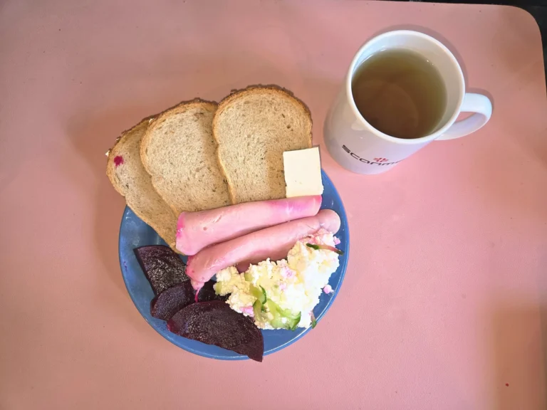 obiad dieta podstawowa: zupa brukselkowa 450ml, pierogi z mięsem 320g, woda z sokiem malinowym, kisiel
A: 1,3 obiad dieta podstawowa: zupa brukselkowa 450ml, pierogi z mięsem 320g, woda z sokiem malinowym, kisiel
A: 1,3