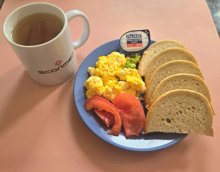 śniadanie dieta łatwostrawna: chleb pszenny 70g, masło 10g, jajecznica na wodzie 120g, pomidor bez skóry 40g, sałata, herbata czarna
A: 1,3,7 śniadanie dieta łatwostrawna: chleb pszenny 70g, masło 10g, jajecznica na wodzie 120g, pomidor bez skóry 40g, sałata, herbata czarna
A: 1,3,7