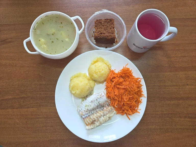 obiad dieta o kontrolowanej zawartości kwasów tłuszczowych: zupa brokułowa 450ml, pieczona ryba 120g, zemniaki gotowane 150g, surówka z tartej marchewki 120g, woda z sokiem owocowym, ciasto marchewkowe
A: 1,3,4 obiad dieta o kontrolowanej zawartości kwasów tłuszczowych: zupa brokułowa 450ml, pieczona ryba 120g, zemniaki gotowane 150g, surówka z tartej marchewki 120g, woda z sokiem owocowym, ciasto marchewkowe
A: 1,3,4