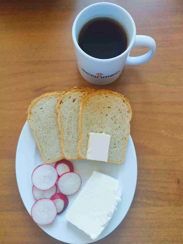 Śniadanie: dieta o kontrolowanej zawartości kwasów tłuszczowych
chleb mieszany z płatkami owsianymi 70g, ser biały w kawałku 120g, rzodkiewka, herbata czarna
A: 1,7
Śniadanie: dieta o kontrolowanej zawartości kwasów tłuszczowych
chleb mieszany z płatkami owsianymi 70g, ser biały w kawałku 120g, rzodkiewka, herbata czarna
A: 1,7