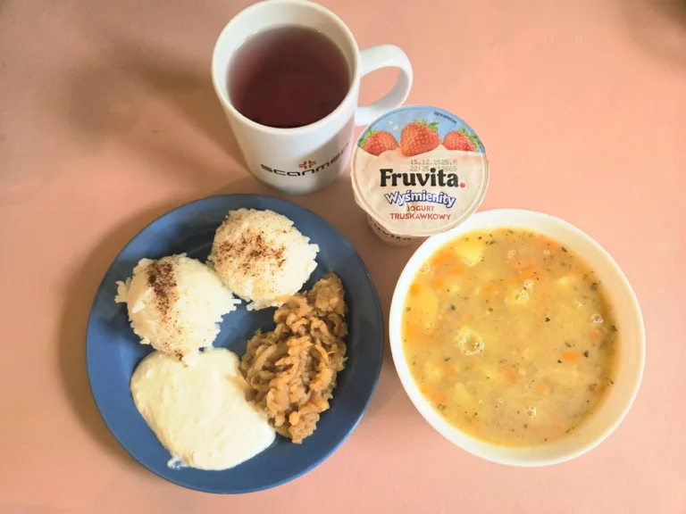 obiad dieta łatwostrawna: zupa ziemniaczana 450ml, ryż z cynamonem, jabłkiem i serkiem 250g, jogurt owocowy
A: 1,7 obiad dieta łatwostrawna: zupa ziemniaczana 450ml, ryż z cynamonem, jabłkiem i serkiem 250g, jogurt owocowy
A: 1,7