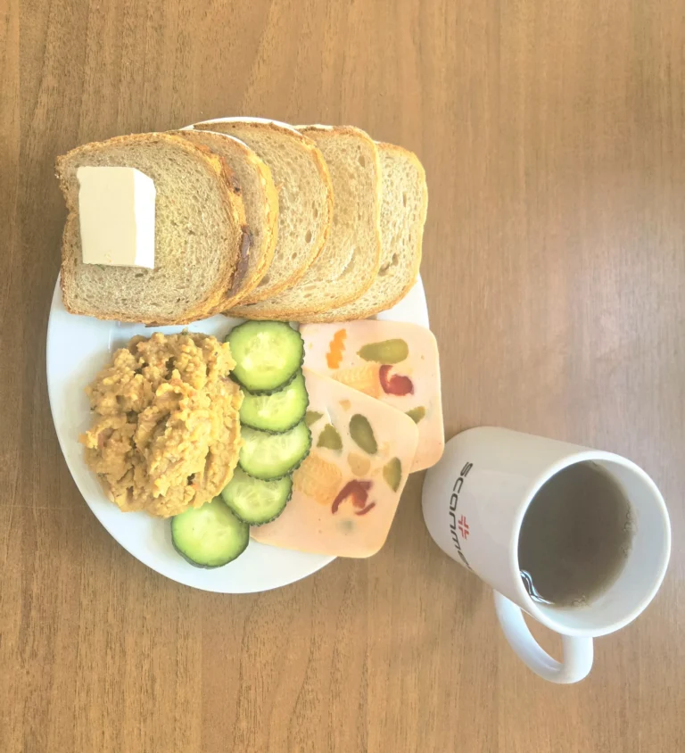 śniadanie dieta podstawowa: chleb pszenny 60g, chleb mieszany z płatkami owsianymi 20g, margaryna miękka 10g, humus z suszonymi pomidorami 100g, wędlina drobiowa 40g, ogórek zielony 40g, herbata czarna
A: 1,7,11
śniadanie dieta podstawowa: chleb pszenny 60g, chleb mieszany z płatkami owsianymi 20g, margaryna miękka 10g, humus z suszonymi pomidorami 100g, wędlina drobiowa 40g, ogórek zielony 40g, herbata czarna
A: 1,7,11