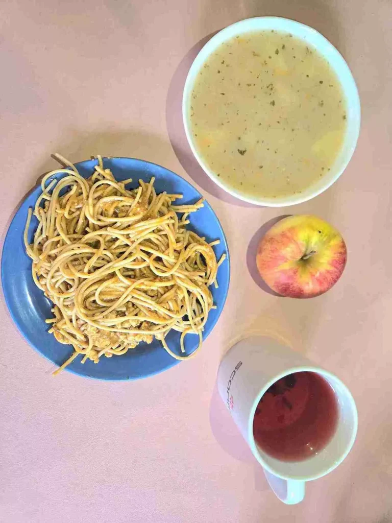 Obiad: dieta z ograniczeniem łatwoprzyswajalnych węglowodanów
zupa zalewajka 450ml, spaghetti pełnoziarniste z mięsem mielonym drobiowym 350g, woda z sokiem malinowym, jabłko
A:1
Obiad: dieta z ograniczeniem łatwoprzyswajalnych węglowodanów
zupa zalewajka 450ml, spaghetti pełnoziarniste z mięsem mielonym drobiowym 350g, woda z sokiem malinowym, jabłko
A:1