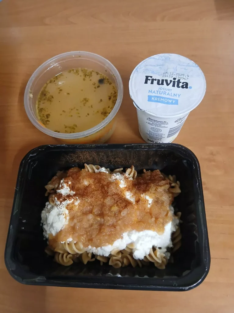 obiad dieta z ograniczeniem łatwo przyswajalnych węglowodanów: zupa grochowa 450ml, makaron pełnoziarnisty z cynamonem, jabłkiem i serem 250g, woda z sokiem malinowym, jogurt
A: 1,7 obiad dieta z ograniczeniem łatwo przyswajalnych węglowodanów: zupa grochowa 450ml, makaron pełnoziarnisty z cynamonem, jabłkiem i serem 250g, woda z sokiem malinowym, jogurt
A: 1,7