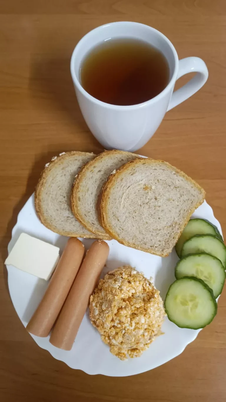 Śniadanie: dieta z ograniczeniem łatwoprzyswajalnych węglowodanów
chleb mieszany z płatkami owsianymi 70g, margaryna miękka 10g, parówka drobiowa 56g, pasta z makreli w pomidorach 90g, ogórek zielony 40g, herbata czarna
A: 1,4,7
Śniadanie: dieta z ograniczeniem łatwoprzyswajalnych węglowodanów
chleb mieszany z płatkami owsianymi 70g, margaryna miękka 10g, parówka drobiowa 56g, pasta z makreli w pomidorach 90g, ogórek zielony 40g, herbata czarna
A: 1,4,7