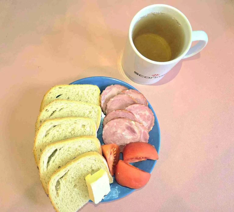 Śniadanie: dieta łatwostrawna
chleb pszenny 70g, margaryna miekka 10g, wędlina wieprzowa 80g, pomidor bez skóry 60g, herbata czarna, kasza manna na wodzie 150ml
A: 1,7
Śniadanie: dieta łatwostrawna
chleb pszenny 70g, margaryna miekka 10g, wędlina wieprzowa 80g, pomidor bez skóry 60g, herbata czarna, kasza manna na wodzie 150ml
A: 1,7