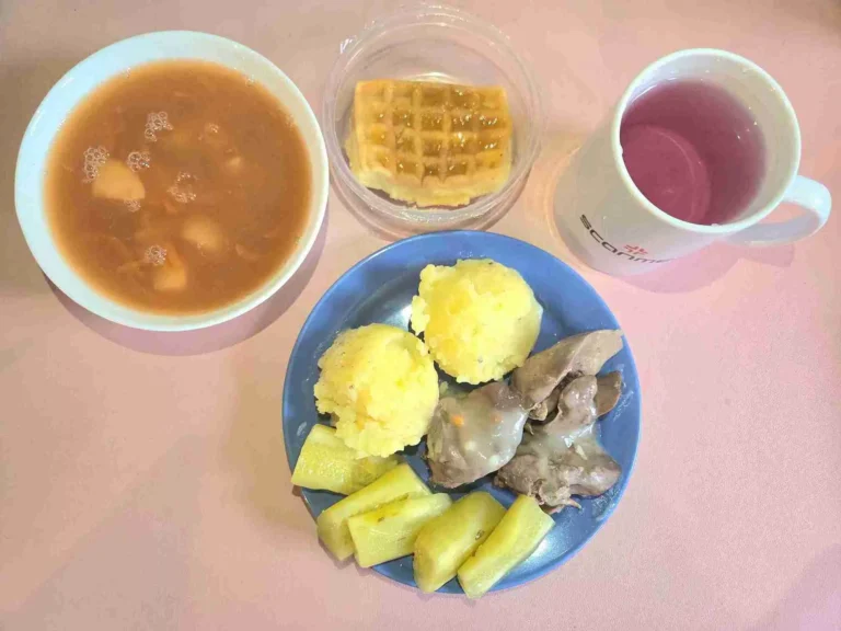 Obiad: dieta łatwostrawna
zupa barszcz czerwony 450ml, wątróbka drobiowa gotowana w sosie własnym 150g, ziemniaki gotowane 150g, ogórek kiszony bez skóry 80g, woda z sokiem malinowym, gofry z dżemem
A: 1,3,7
Obiad: dieta łatwostrawna
zupa barszcz czerwony 450ml, wątróbka drobiowa gotowana w sosie własnym 150g, ziemniaki gotowane 150g, ogórek kiszony bez skóry 80g, woda z sokiem malinowym, gofry z dżemem
A: 1,3,7