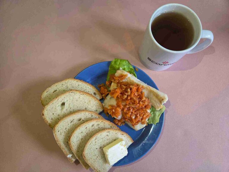 Śniadanie: dieta łatwostrawna
chleb pszenny 70g, margaryna miękka 10g, ryba po grecku 100g, sałata, herbata czarna
A: 1,4,7,9
Śniadanie: dieta łatwostrawna
chleb pszenny 70g, margaryna miękka 10g, ryba po grecku 100g, sałata, herbata czarna
A: 1,4,7,9