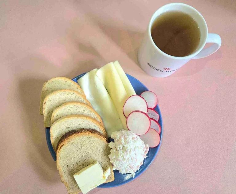 Śniadanie: dieta podstawowa
chleb pszenny 60g, chleb mieszany z płatkami owsianymi 20g, margaryna miękka 10g, ser żółty gouda 40g, twarożek z wędliną 100g, rzodkiewka 40g, herbata czarna
A: 1,7
Śniadanie: dieta podstawowa
chleb pszenny 60g, chleb mieszany z płatkami owsianymi 20g, margaryna miękka 10g, ser żółty gouda 40g, twarożek z wędliną 100g, rzodkiewka 40g, herbata czarna
A: 1,7