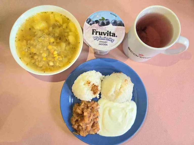 Obiad: dieta podstawowa
zupa grochowa 450ml, ryż z cynamonem, jabłkiem prażonym i serkiem 300g, jogurt owocowy
A: 1,7
Obiad: dieta podstawowa
zupa grochowa 450ml, ryż z cynamonem, jabłkiem prażonym i serkiem 300g, jogurt owocowy
A: 1,7